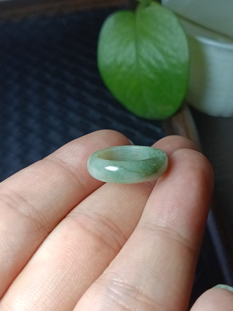 古玩玉器清代天然翡翠戒指拍賣,當(dāng)前價格288元