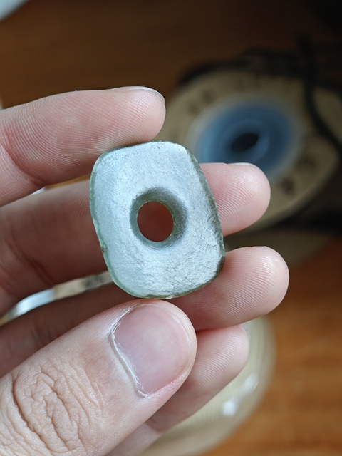 古玩玉器仿紅山文化玉璧型件真品鑒賞圖