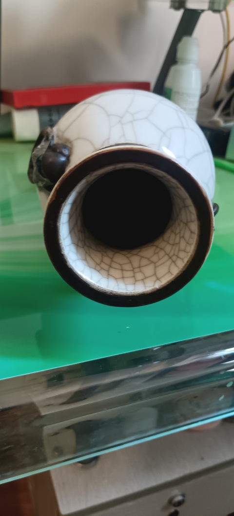 古玩陶瓷哥釉獅耳觀音瓶真品鑒賞圖