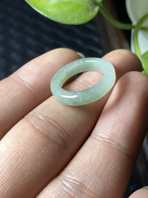 古玩玉器(絕對的放漏)有年份的天然冰糯翡翠戒指拍賣,當前價格588元