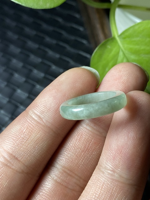 古玩玉器(絕對的放漏)有年份的天然冰糯翡翠戒指拍賣,當前價格588元