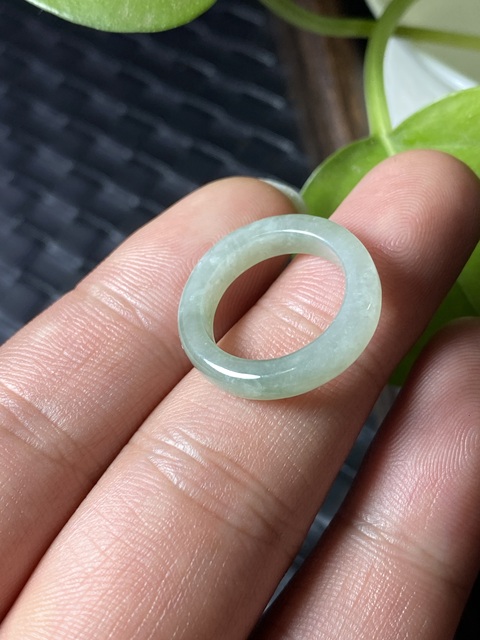 古玩玉器(絕對的放漏)有年份的天然冰糯翡翠戒指拍賣,當前價格588元