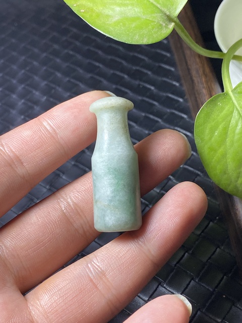 古玩玉器清代翡翠雕“素紋煙嘴”拍賣，當前價格388元