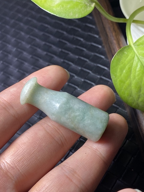 古玩玉器清代翡翠雕“素紋煙嘴”拍賣，當前價格388元