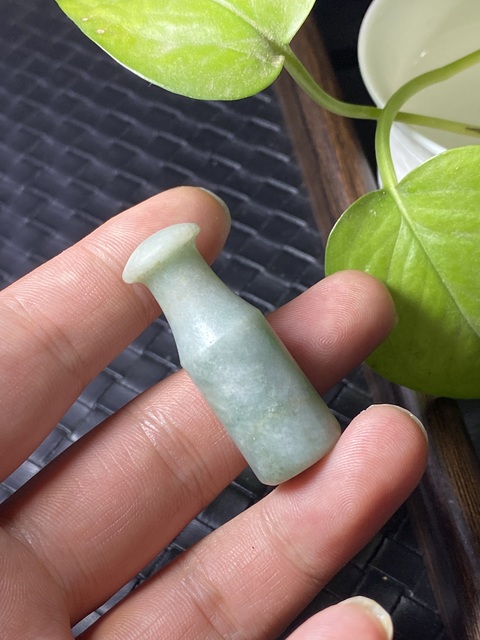 古玩玉器清代翡翠雕“素紋煙嘴”拍賣，當前價格388元
