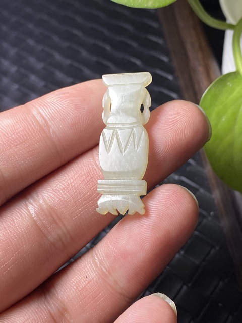 古玩玉器(一口價放漏)清代和田玉雕“寶瓶玉飾”拍賣,當(dāng)前價格788元