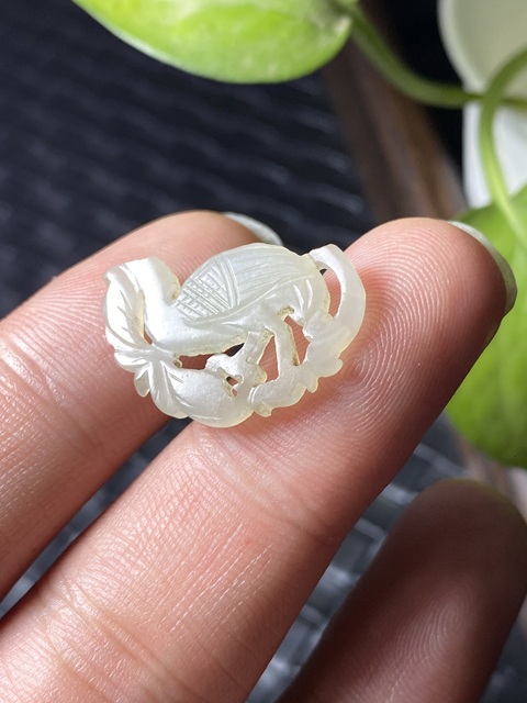 古玩玉器清代和田玉雕“仙鶴”花飾拍賣，當前價格168元