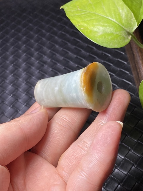 古玩玉器清代翡翠雕“煙槍嘴”拍賣，當前價格1900元
