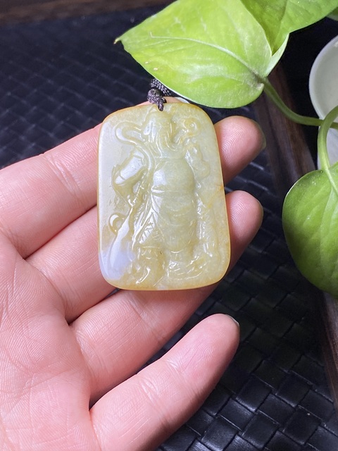 古玩玉器(一口價放漏)當代翡翠雕“關公牌”拍賣,當前價格988元