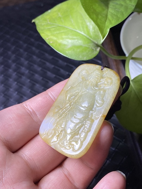 古玩玉器(一口價放漏)當代翡翠雕“關公牌”拍賣,當前價格988元