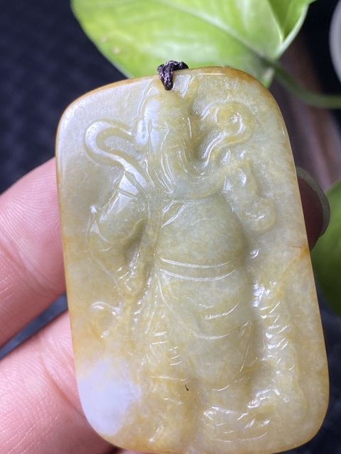 古玩玉器(一口價放漏)當代翡翠雕“關公牌”拍賣,當前價格988元