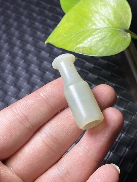 古玩玉器(撿漏了)白潤的清代和田白玉雕“素紋煙嘴”拍賣,當前價格988元