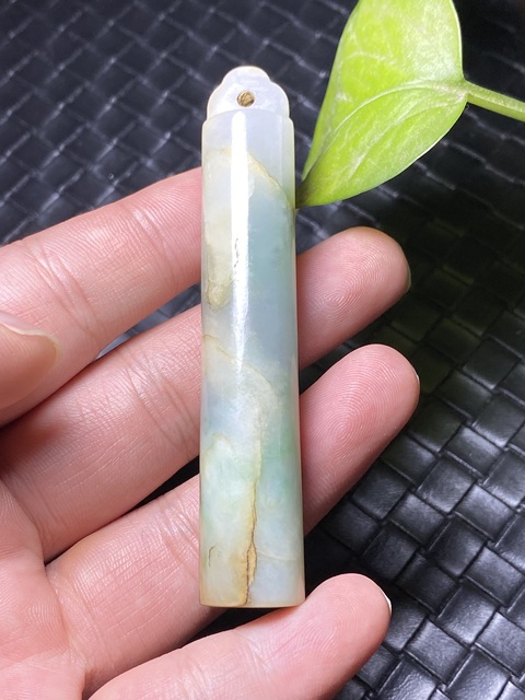 古玩玉器(一口價放漏了)清代翡翠雕“素紋翎管”拍賣,當前價格5500元