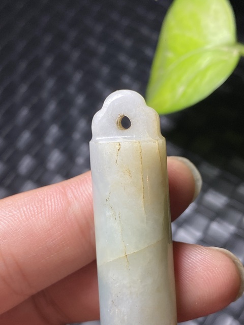 古玩玉器(一口價放漏了)清代翡翠雕“素紋翎管”拍賣,當前價格5500元