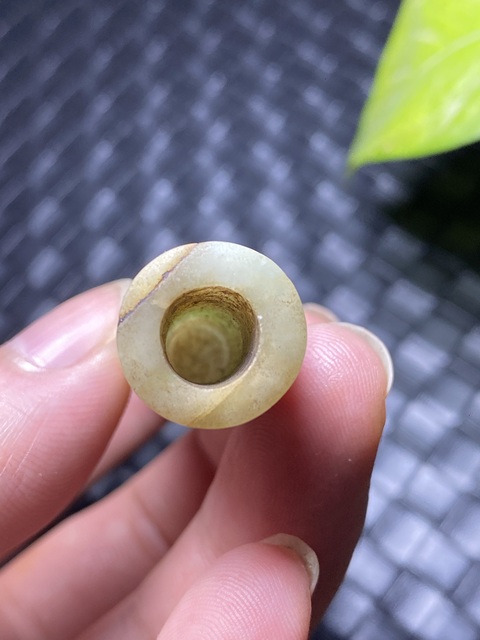 古玩玉器(一口價放漏了)清代翡翠雕“素紋翎管”拍賣,當前價格5500元