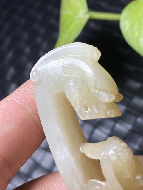 古玩玉器(漂亮)清代和田玉雕“蒼龍教子”帶鉤拍賣,當前價格15000元