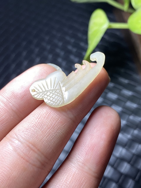 古玩玉器（國慶放漏）清代和田玉雕“花片”拍賣，當前價格768元