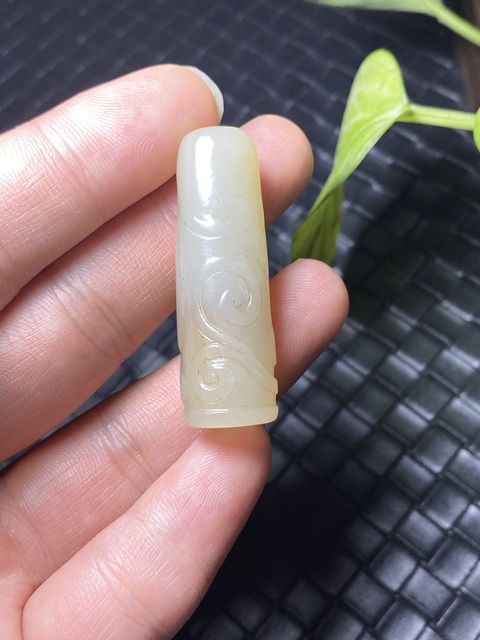 古玩玉器(一口價放漏)清民改和田玉雕“螭龍紋玉勒”拍賣,當前價格4500元