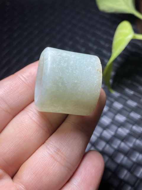 古玩玉器清代翡翠雕“素紋扳指”拍賣，當前價格2600元
