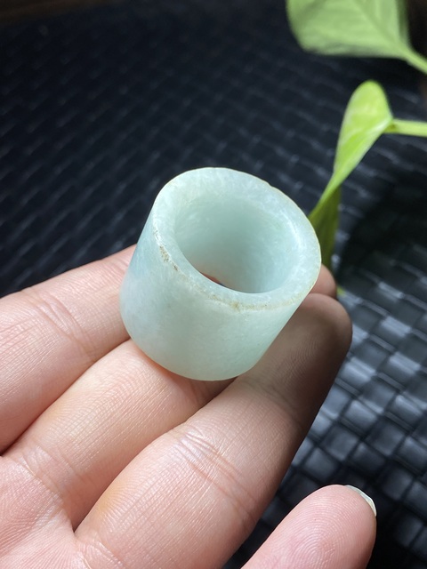 古玩玉器清代翡翠雕“素紋扳指”拍賣，當前價格5800元