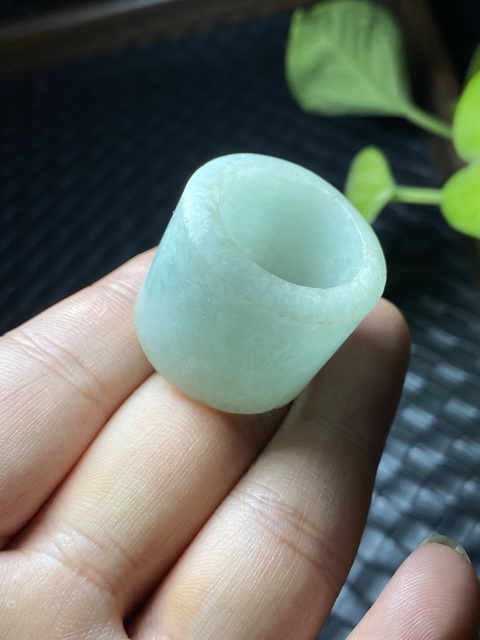 古玩玉器清代翡翠雕“素紋扳指”拍賣，當前價格5800元