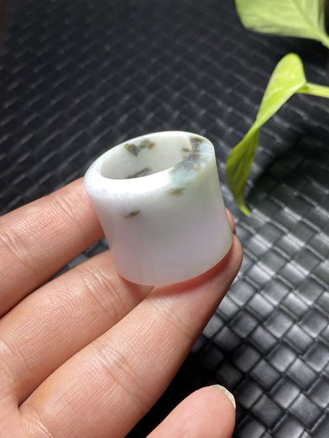 古玩玉器極美清代翡翠雕“素紋扳指”拍賣，當前價格5500元