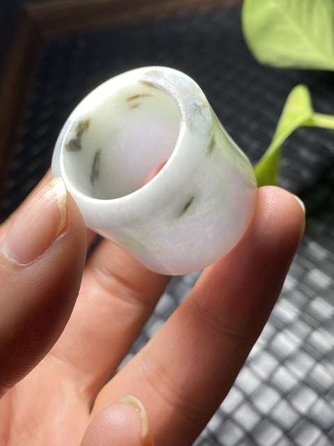 古玩玉器極美清代翡翠雕“素紋扳指”拍賣，當前價格5500元