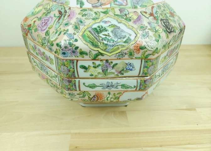 古玩陶瓷廣彩人物故事紋捧盒真品鑒賞圖