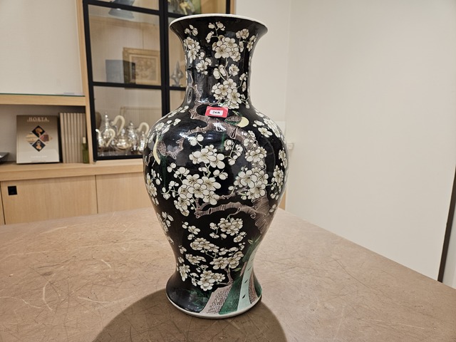古玩陶瓷清光緒 墨地素三彩觀音尊真品鑒賞圖
