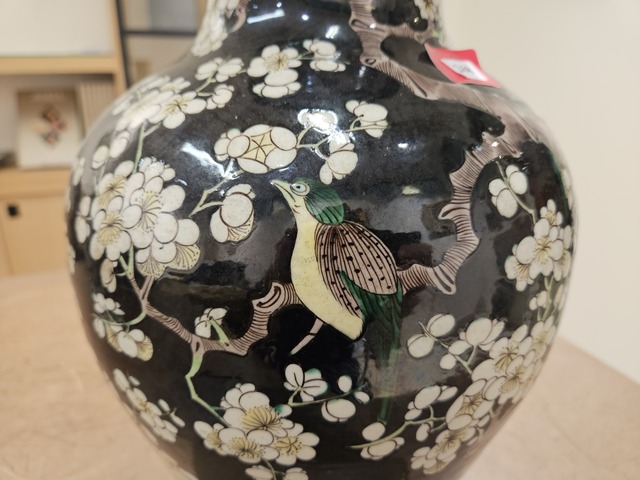 古玩陶瓷清光緒 墨地素三彩觀音尊真品鑒賞圖