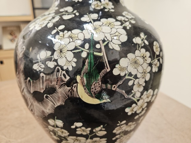 古玩陶瓷清光緒 墨地素三彩觀音尊真品鑒賞圖
