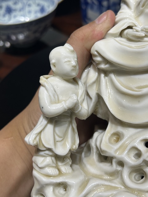 古玩陶瓷德化白瓷觀音菩薩造像真品鑒賞圖