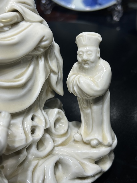 古玩陶瓷德化白瓷觀音菩薩造像真品鑒賞圖
