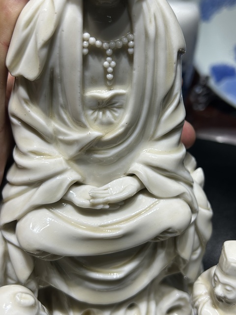 古玩陶瓷德化白瓷觀音菩薩造像真品鑒賞圖