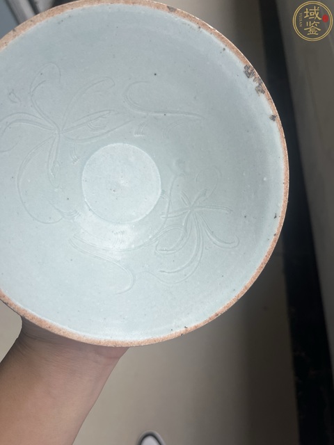 古玩陶瓷青白釉刻花卉紋斗笠碗真品鑒賞圖
