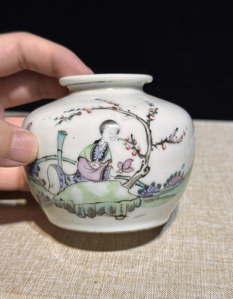 古玩陶瓷粉彩仕女人物石榴尊拍賣，當前價格1888元