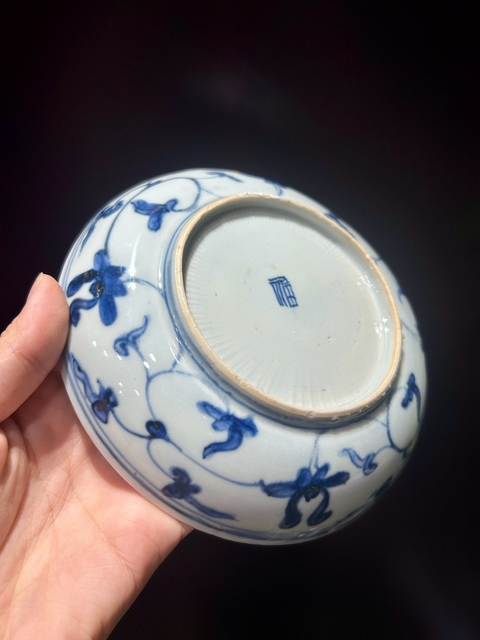 古玩陶瓷青花喜祿封侯圖盤真品鑒賞圖