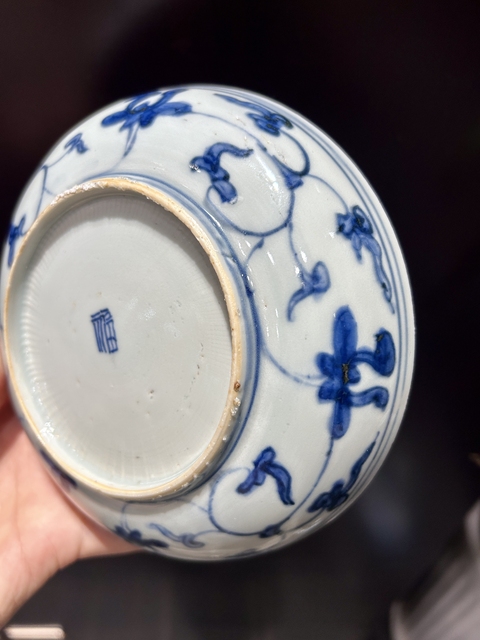 古玩陶瓷青花喜祿封侯圖盤真品鑒賞圖