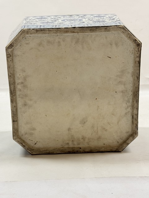 古玩陶瓷青花纏枝花卉紋冰箱真品鑒賞圖