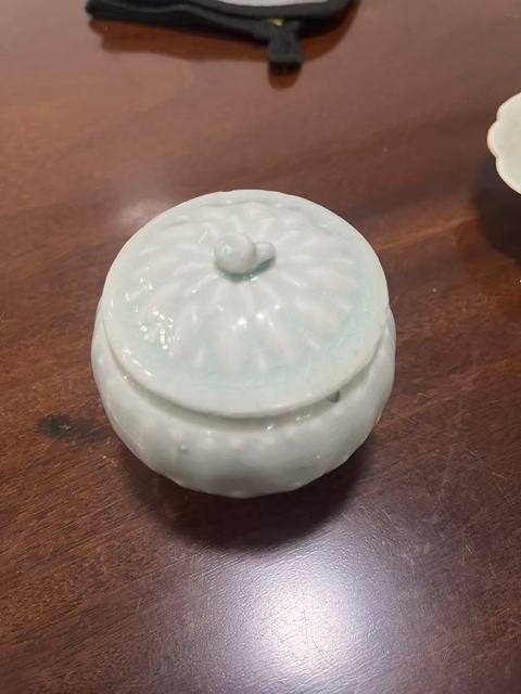 古玩陶瓷湖田窯影青釉蓋罐真品鑒賞圖