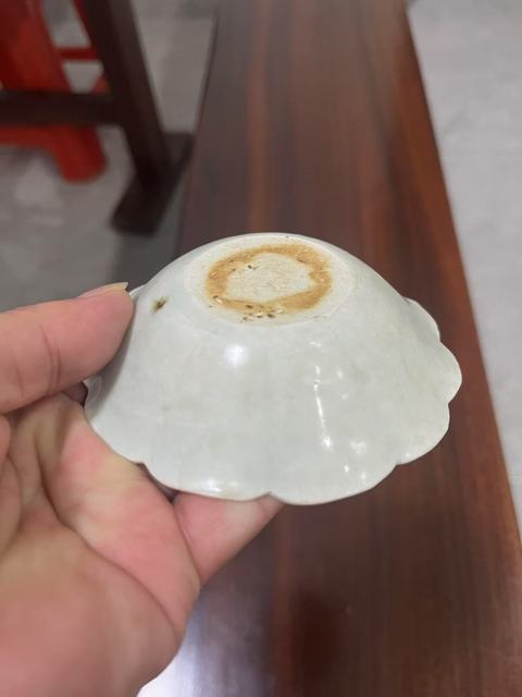古玩陶瓷湖田窯青白釉葵口洗真品鑒賞圖