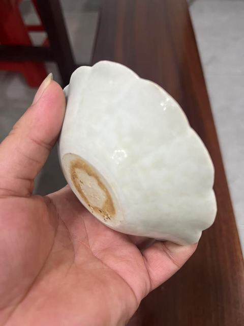 古玩陶瓷湖田窯青白釉葵口洗真品鑒賞圖