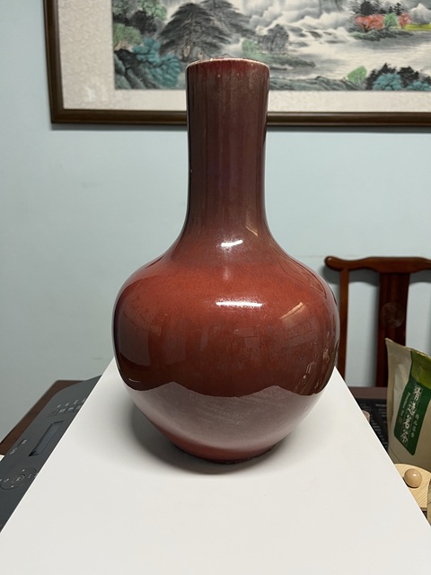 古玩陶瓷紅釉天球瓶真品鑒賞圖