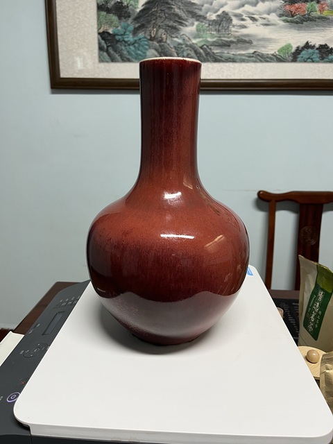 古玩陶瓷紅釉天球瓶真品鑒賞圖