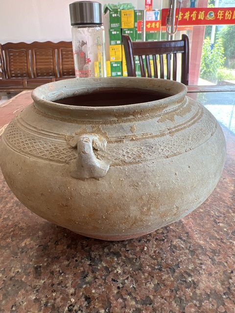 古玩陶瓷青釉罐（局部剝釉）真品鑒賞圖