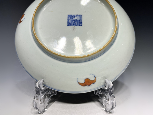 古玩陶瓷清乾隆·斗彩蓮托八寶紋盤拍賣，當前價格8180元