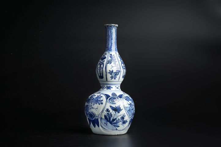 古玩陶瓷明萬歷·青花博古花卉紋葫蘆瓶拍賣，當前價格28755元