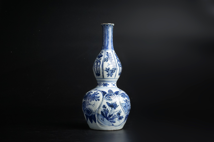 古玩陶瓷明萬歷·青花博古花卉紋葫蘆瓶拍賣，當前價格28755元