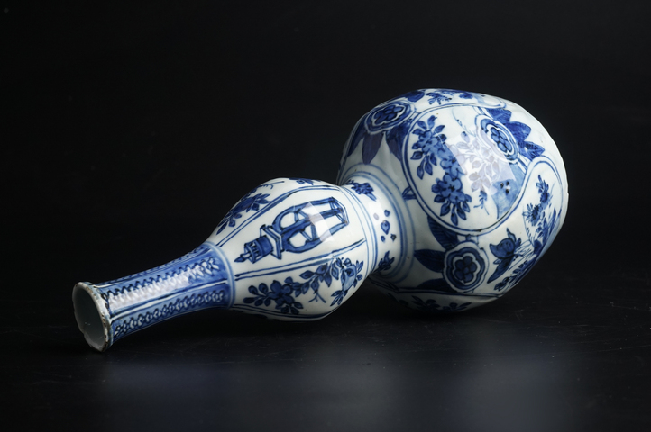 古玩陶瓷明萬歷·青花博古花卉紋葫蘆瓶拍賣，當前價格28755元