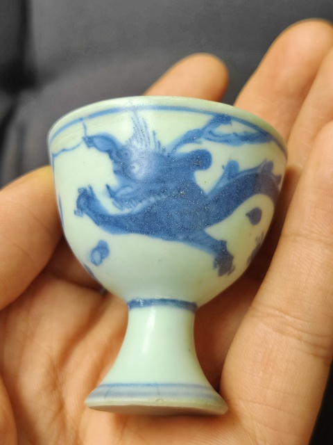 古玩陶瓷日本明治青花龍紋高足杯真品鑒賞圖